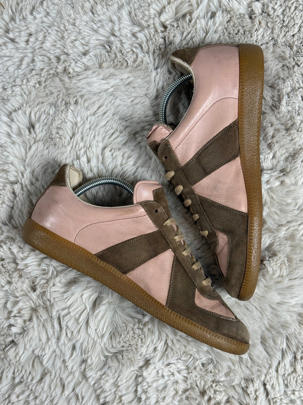 MAISON MARGIELA GAT ‘ROSE & BROWN’ (42.5)